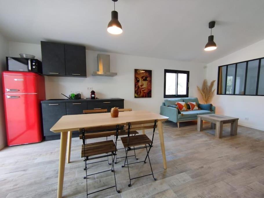 Appartement Avec Jardin Privatif Cuers Luaran gambar